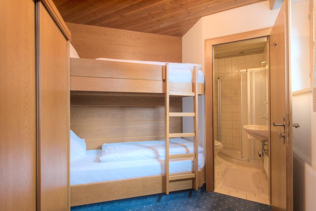 Hotel Garni Almjur St. Anton am Arlberg Pokój zdjęcie